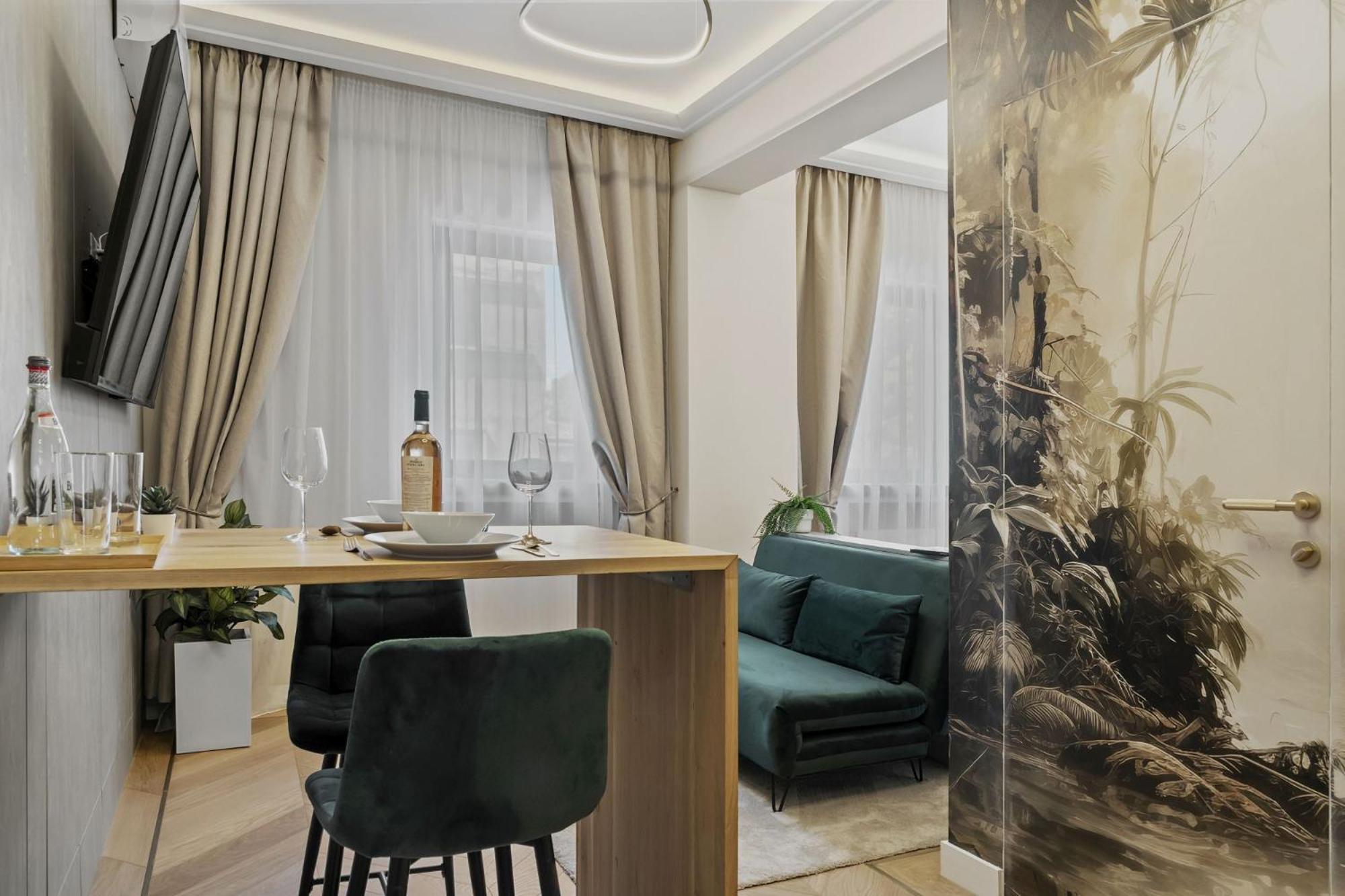 Studio Jungle Breath - City Centre Bukares Bagian luar foto