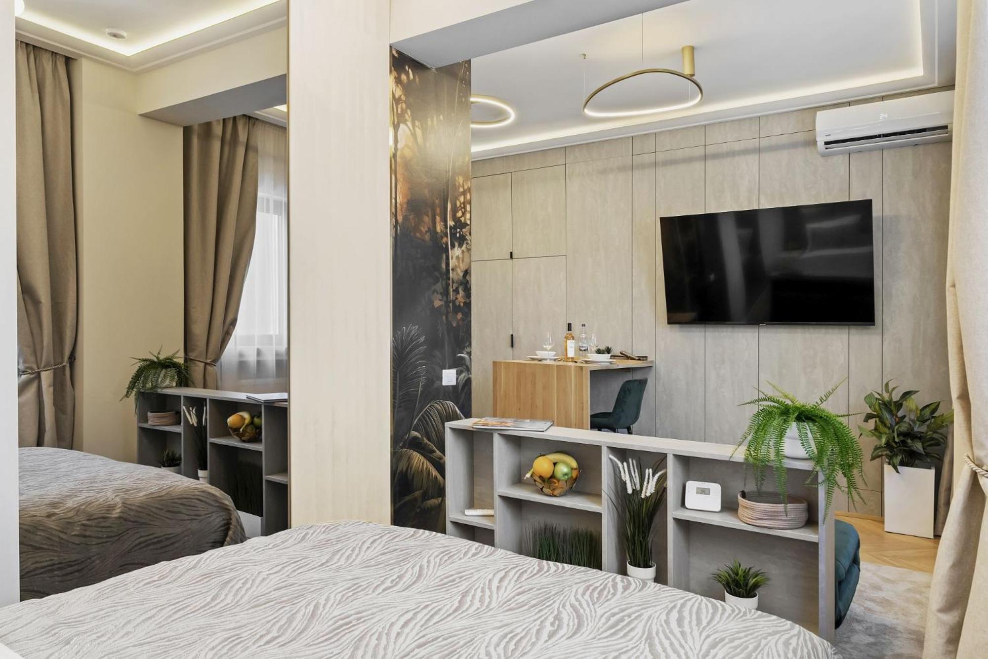 Studio Jungle Breath - City Centre Bukares Bagian luar foto