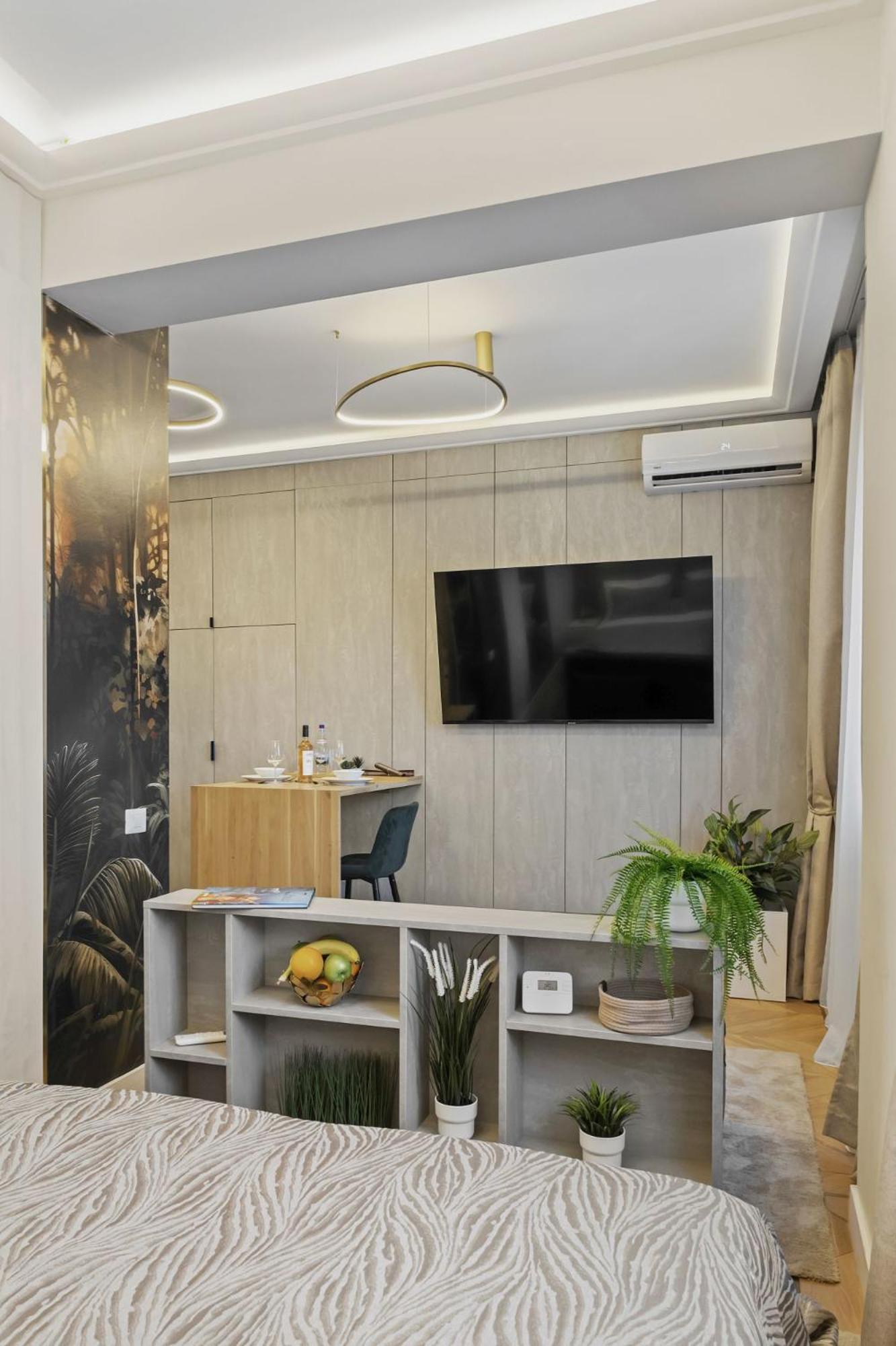 Studio Jungle Breath - City Centre Bukares Bagian luar foto